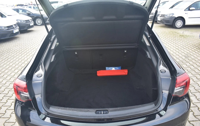 Opel Insignia cena 63500 przebieg: 108513, rok produkcji 2019 z Narol małe 562